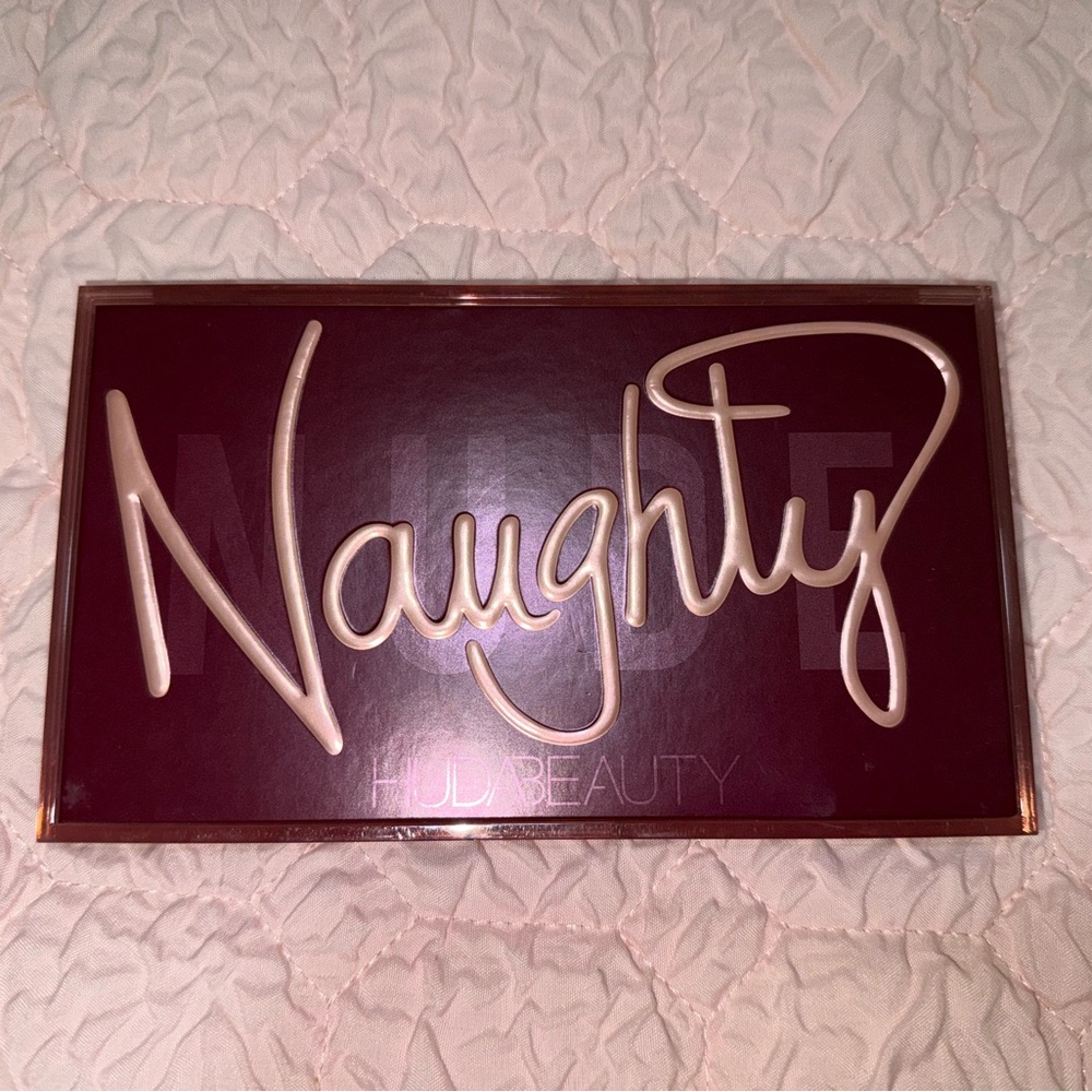 Huda Beauty Naughty Nudes Palette